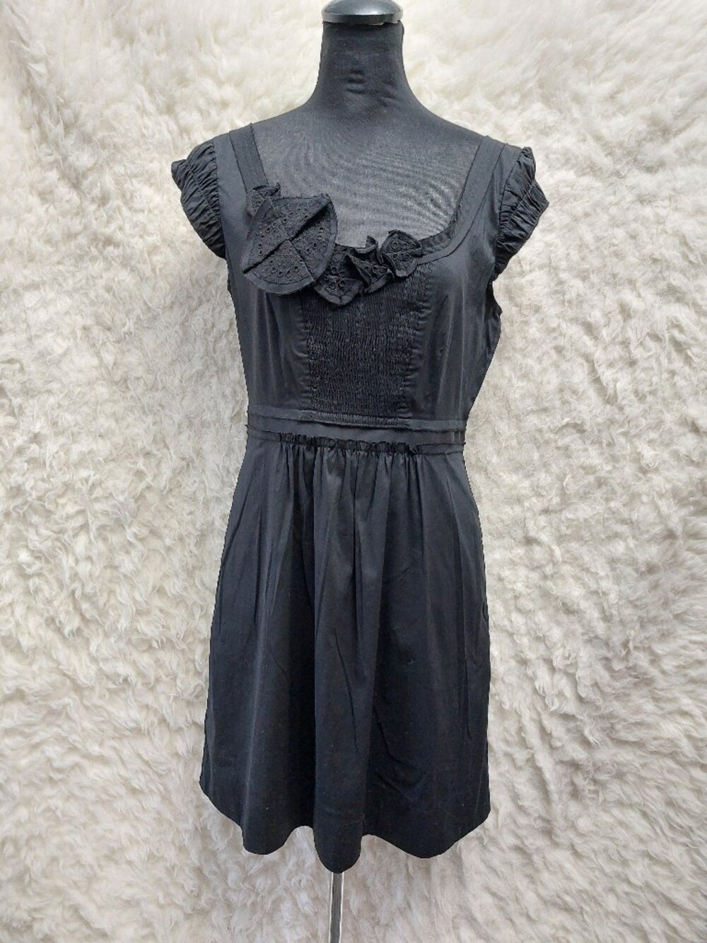 BCBGMAXAZRIA Women's Black Rosette Scoop Neck Sleeveless Mini Dress Size M